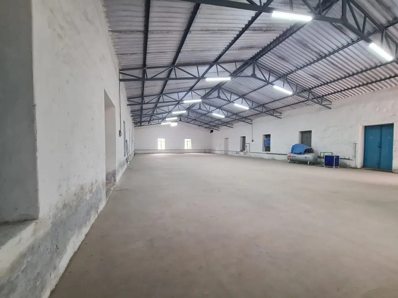 10,000 sqft warehouse in Tiruppur, Tamil Nadu, photo 1 of 28