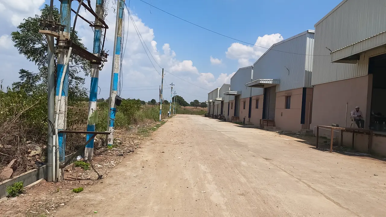 4,600 sqft warehouse in Dharwad, Karnataka, photo 1 of 2