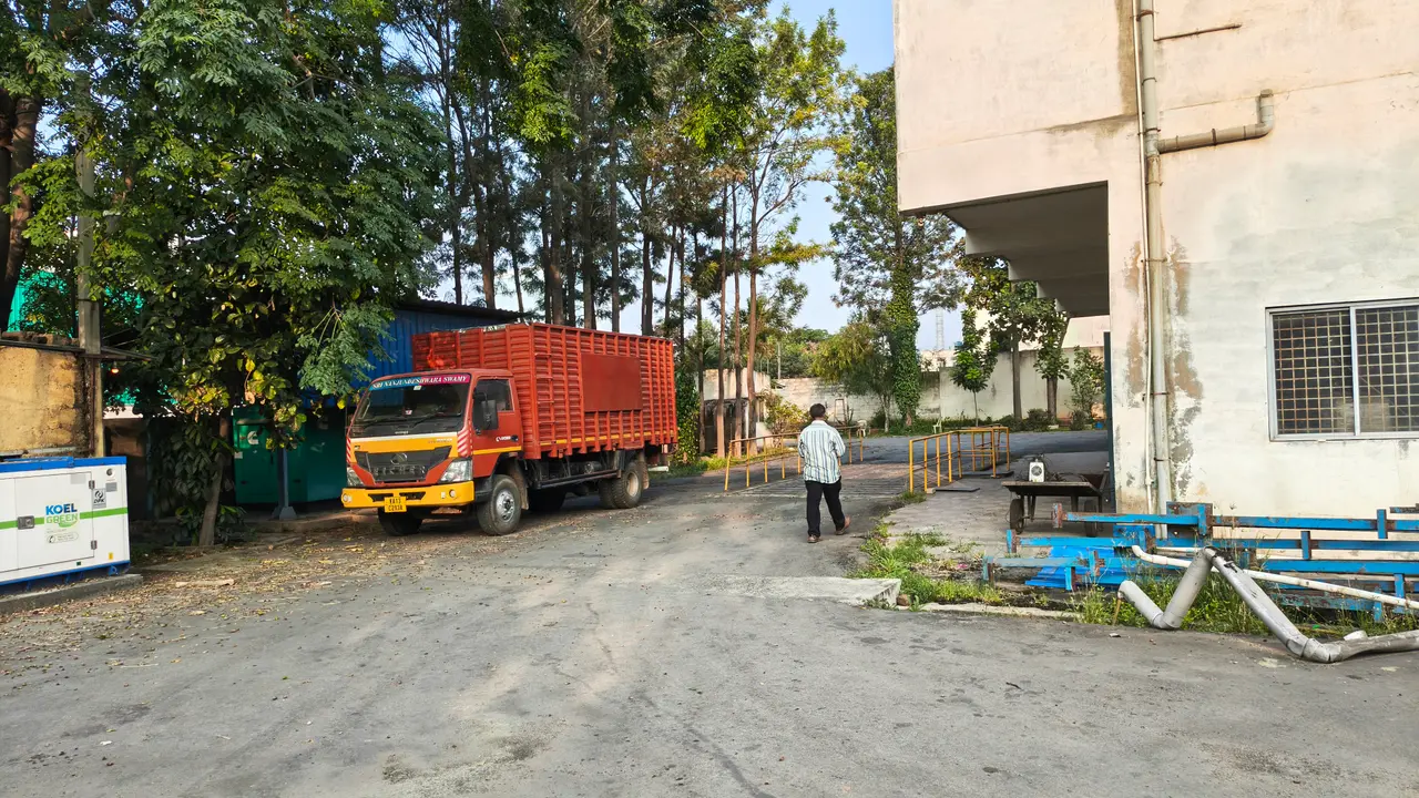 50,000 sqft warehouse in Tumakuru, Karnataka, photo 1 of 8