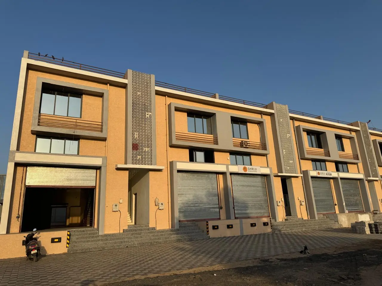5,000 sqft warehouse in Ahmedabad, Gujarat