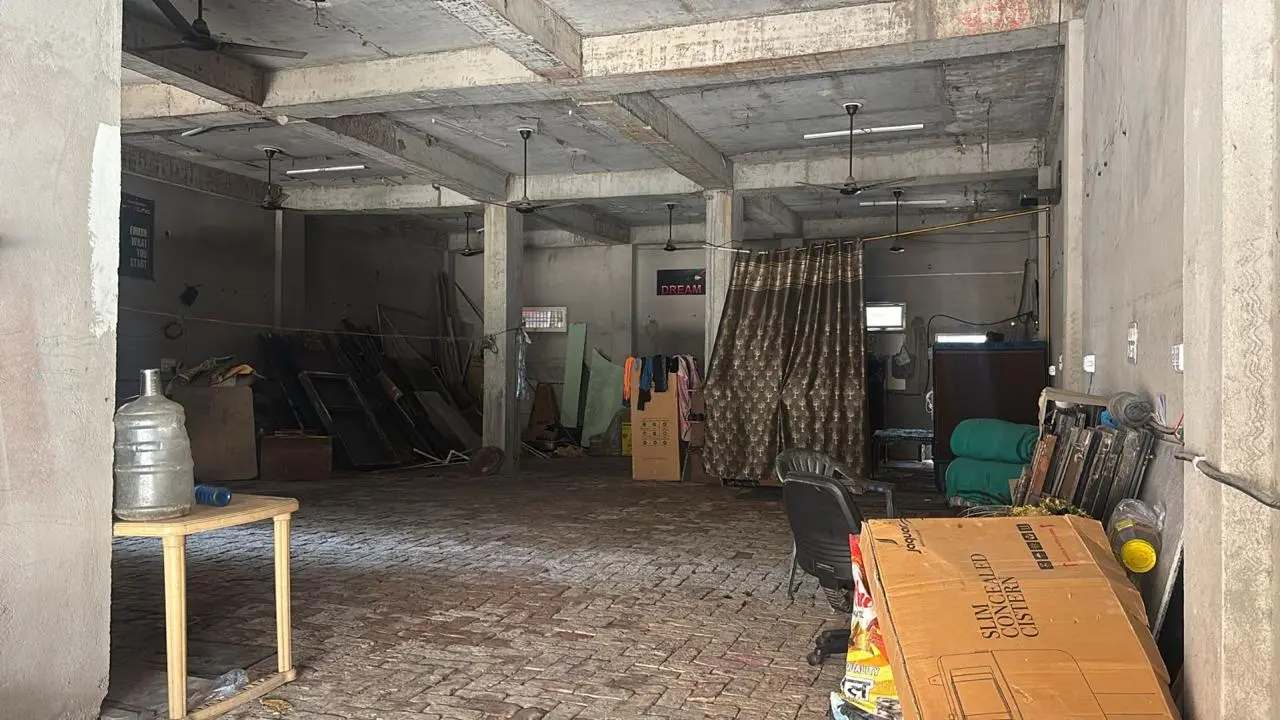 1,800 sqft warehouse in Noida, Uttar Pradesh