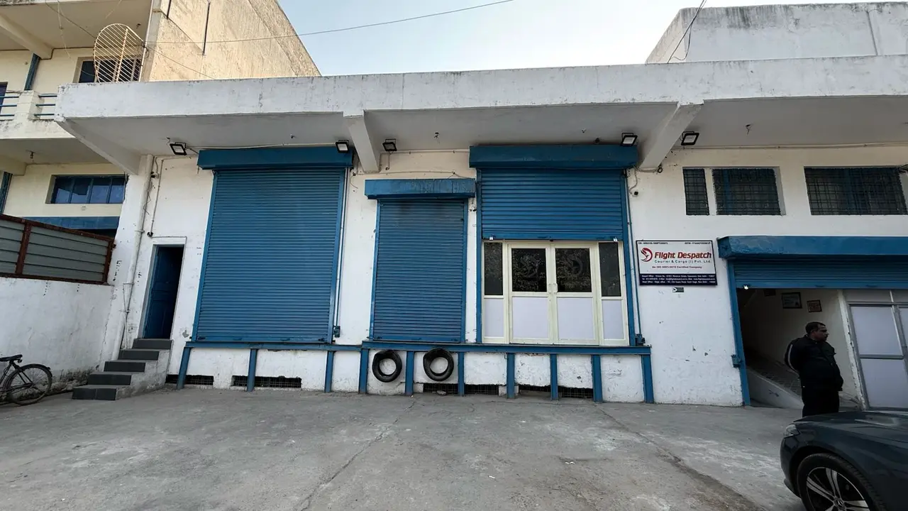 1,600 sqft warehouse in Delhi, Delhi