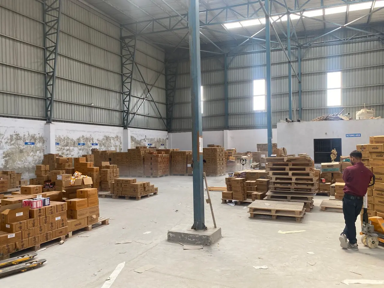 13,000 sqft warehouse in Delhi, Delhi