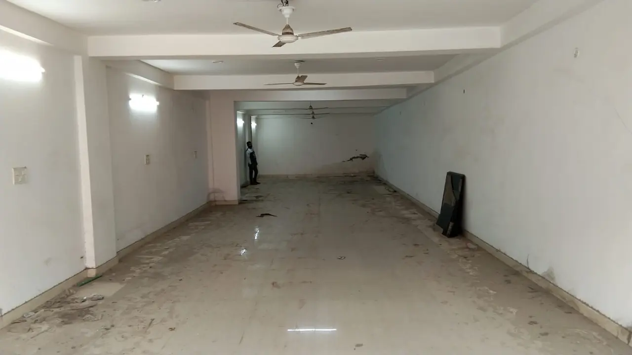 4,000 sqft warehouse in Delhi, Delhi
