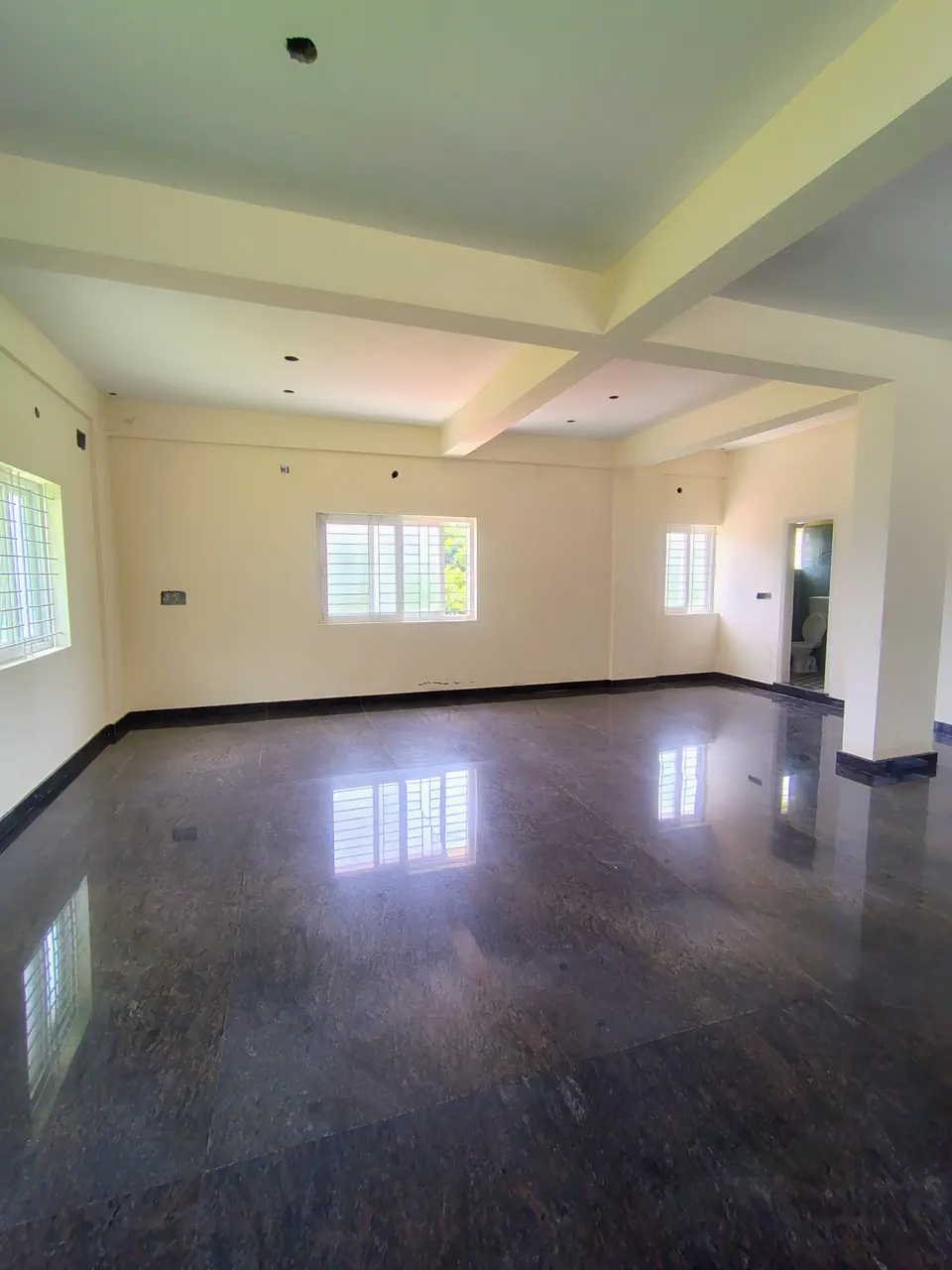 2,000 sqft warehouse in Bengaluru, Karnataka, photo 1 of 5