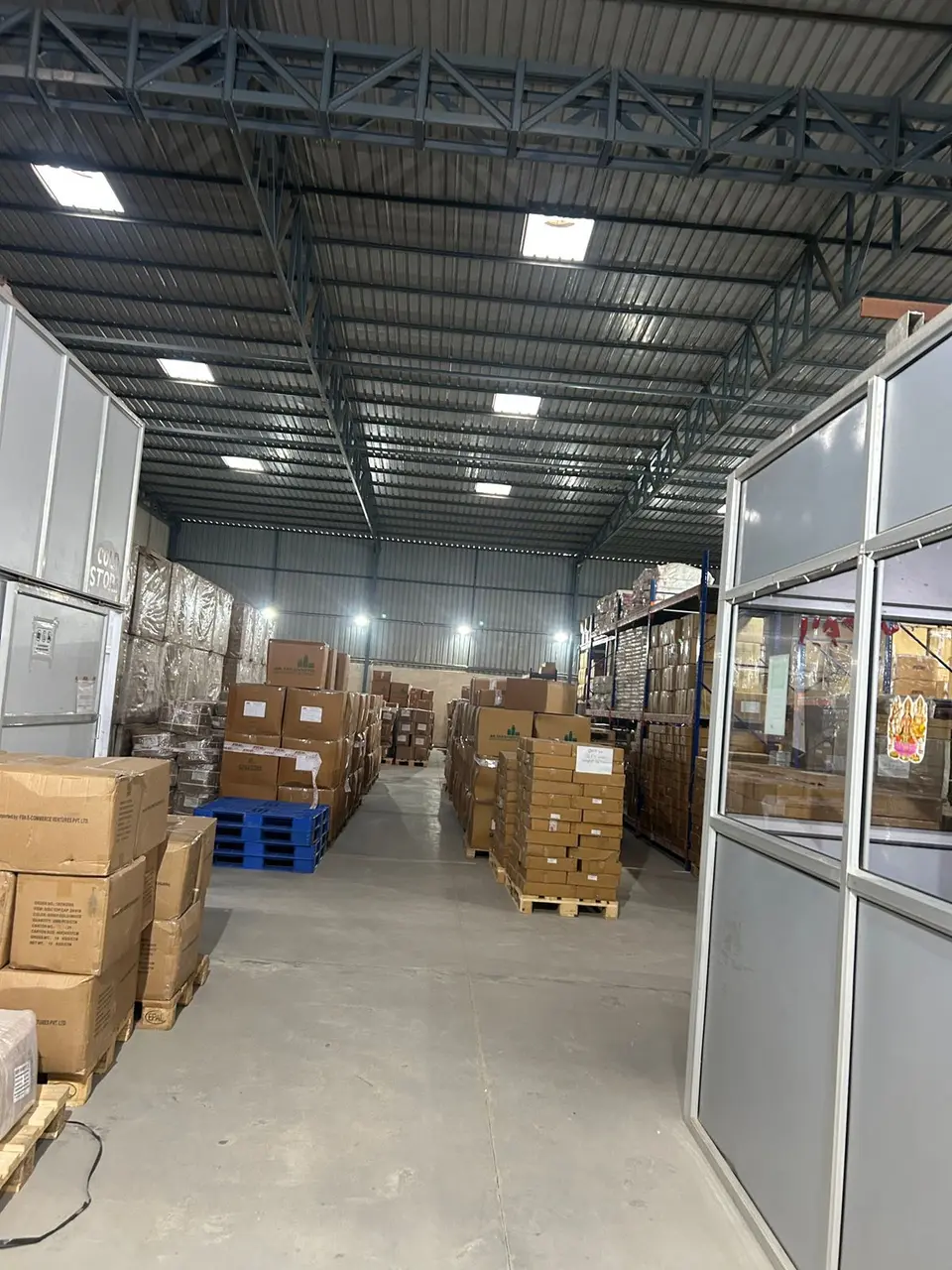 5,000 sqft warehouse in Delhi, Delhi