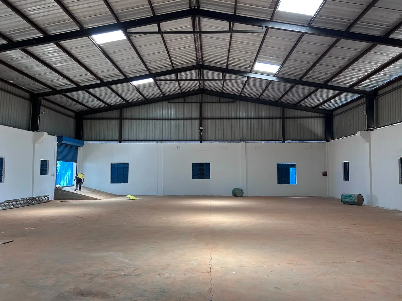 5,300 sqft warehouse in Hubli, Karnataka, photo 1 of 5