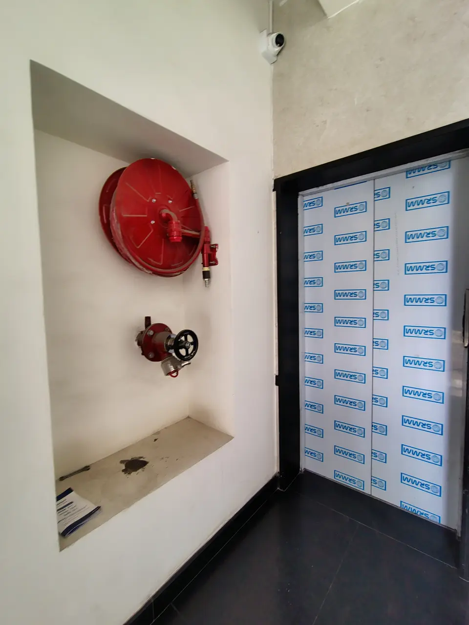 2,500 sqft warehouse in Bengaluru, Karnataka, photo 1 of 8