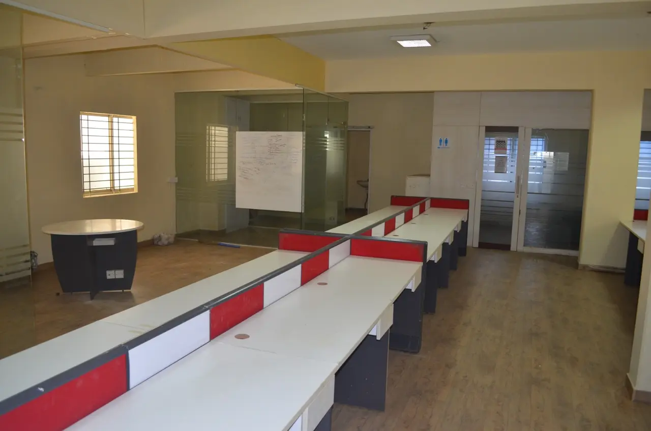1,800 sqft warehouse in Bengaluru, Karnataka, photo 1 of 11